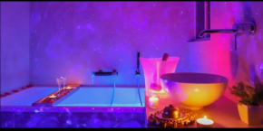 Loveroom Muse old town jacuzzi Annecy vieille ville